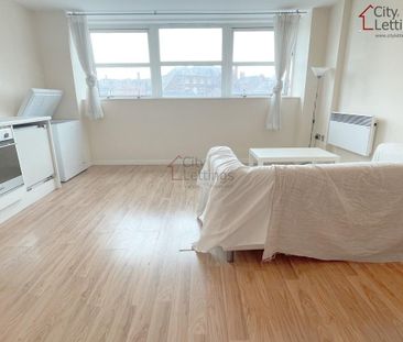 Studio to rent - Photo 1