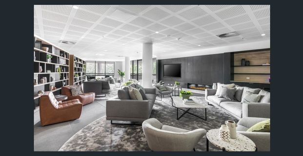 Exemplifying Style & Quality - Photo 1