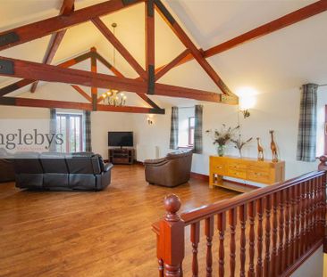 2 bedroom barn conversion to rent - Photo 1
