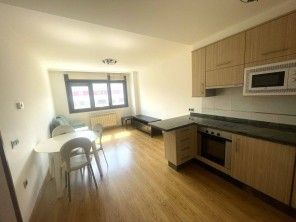 Apartamento en alquiler en Pola De Siero - Photo 1