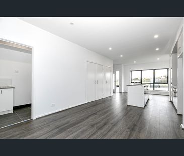 21 Travertine Loop, Berwick, Vic 3806 - Photo 2