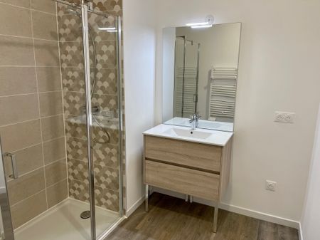 Location Appartement 2 pièces 47m² COULOMMIERS 77120 - Photo 4