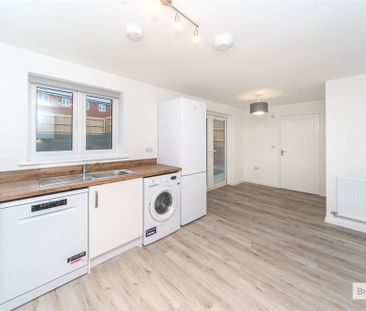 4 bedroom detached house to rent - Photo 6