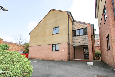 1 bedroom Flat for rent - Photo 5