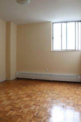 5 Glamorgan Avenue, Toronto — 1 Bedroom - Photo 1