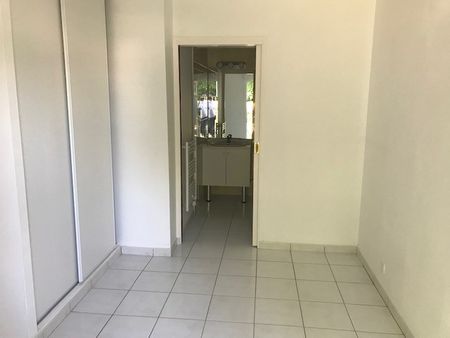 Location Appartement 2 pièces 26m² - Photo 2