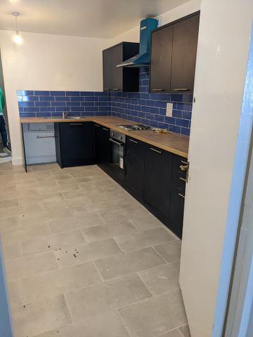 2 bedroom terraced house to rent - Photo 4