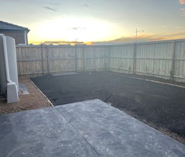 Effortless Living in a Low-Maintenance Home! - Photo 3