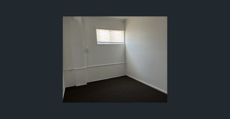 Recently renovated three bedroom home!! - Photo 4