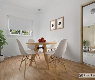 Charming 4-Bedroom Cottage - Photo 1