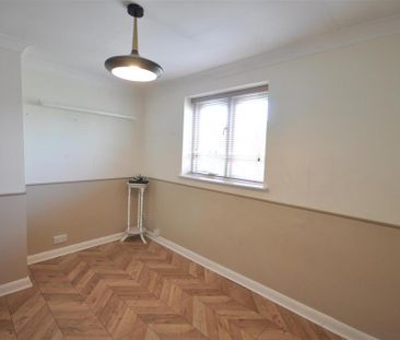 2 bedroom semi-detached house to rent - Photo 6