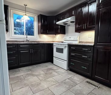 For Lease - 5 Hammond Crescent, New Tecumseth, Ontario - Photo 2