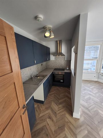 Bury Street, London N9 - Photo 4