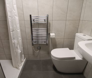 2 bedroom apartment to rent Field Row, Worthing, BN11 - Photo 3