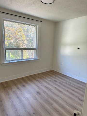 For Lease - 175 Park Road, Oshawa, Ontario - Photo 5