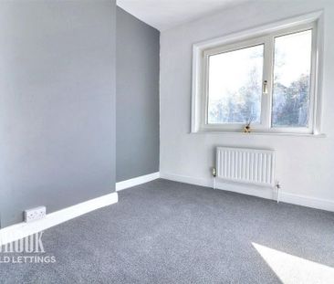 3 bedroom semi-detached house to rent - Photo 6