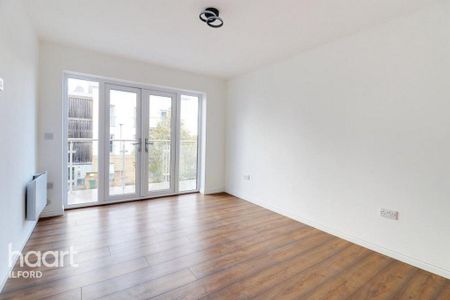 3 bedroom flat to rent - Photo 2
