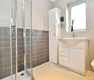 Caddy Close, Egham, Surrey, TW20 9JL - Photo 5