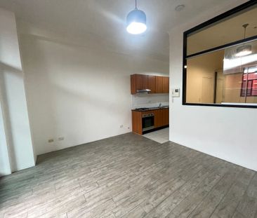 One Bedroom apartment - The Heart of Newtown - Photo 1