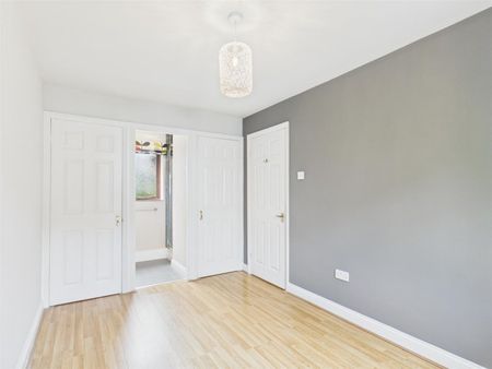 5 BED House To rent - Photo 2
