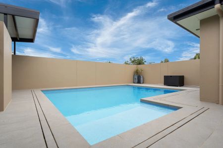 Mineral Pool, Immaculate Grounds, Double garage and shed - Lawn maintenance included! - Photo 2