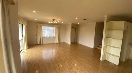 Stunning Family Home in Glen Eden - Photo 2