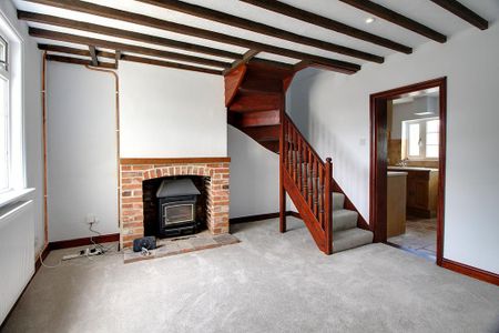 2 bedroom cottage to rent - Photo 2