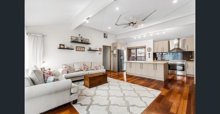 Family Home with a Difference! - Photo 2