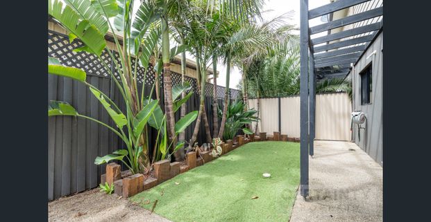 Spacious 3 Bedroom Home in Altona North – Stylish, Comfortable & Convenient - Photo 1