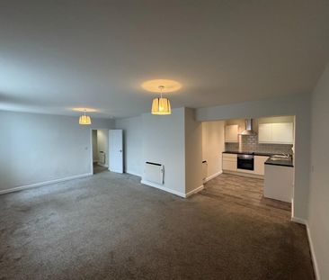 2 bedroom Flat To Let - Photo 5