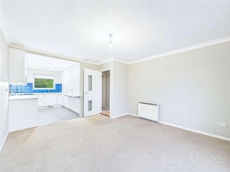 Theresas Walk, South Croydon, CR2 - Photo 2