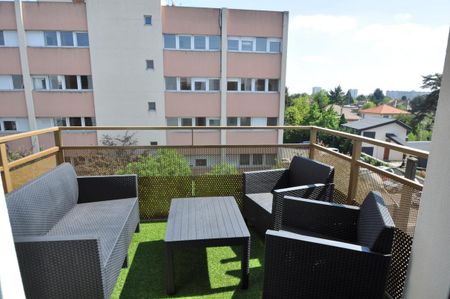 LES ESSARTS/ RUE LABORDE - T1 de 32m2 avec place de parking et balcon , Bron - Photo 2