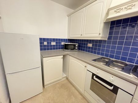 2 Bed Flat, Chervil Close, M14 - Photo 4