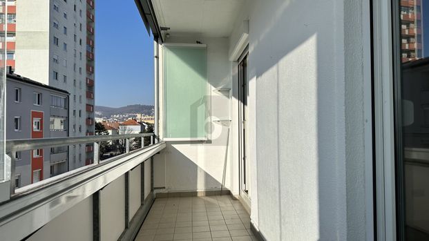 MIT GROSSEM SONNIGEM BALKON IN BAHNHOFSNÄHE - Foto 1