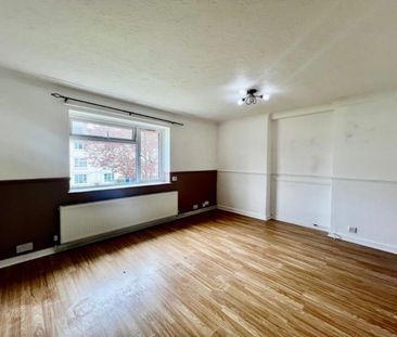 3 Bed Flat, Wellow Close, SO18 - Photo 2