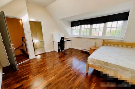 Ensuite Room 1 - Photo 5