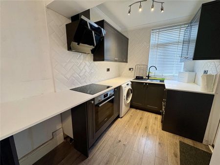 2 bedroom terraced house to rent - Photo 2