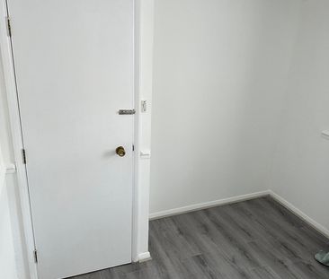 2 Bed Flat, Tollgate Road, E6 - Photo 6