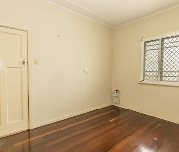 2/52 Gregory Street, North Ward - Photo 3