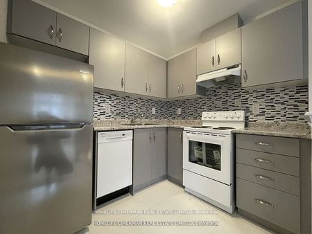 For Lease - 7 Waterleaf Road Unit# Coach, Markham, Ontario - Photo 4