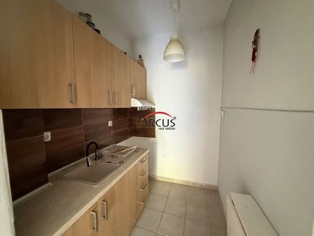 Studio/Γκαρσονιέρα για ενοικίαση Κέντρο (Χαριλάου) - Photo 4
