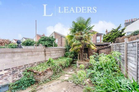 5 bedroom terraced house to rent - Photo 4