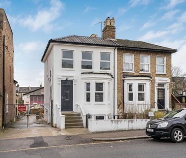 2 Bed Maisonette, Friern Park, N12 - Photo 4