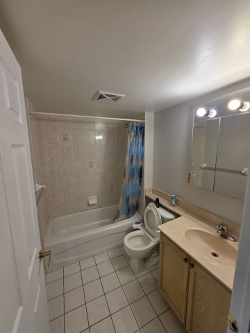 For Lease - 4889 Kimbermount Avenue, Mississauga, Ontario - Photo 5