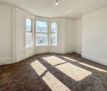 3 bedroom end of terrace house to rent - Photo 3