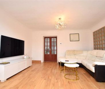 4 bedroom semi-detached house to rent - Photo 2