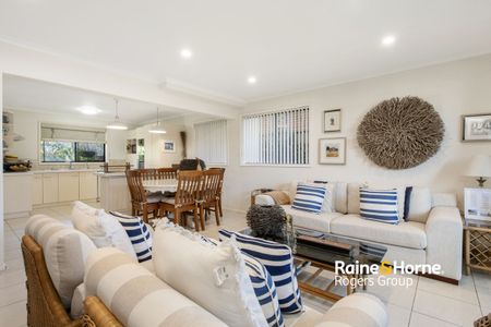 Spacious Family Home with Pool & Studio in the Sought-After Avenues - Photo 2