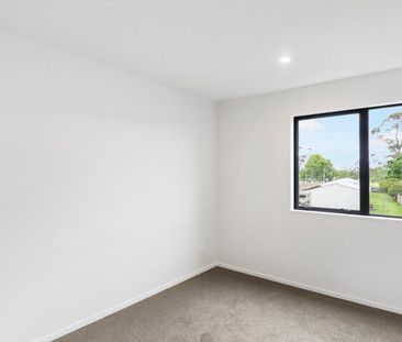 Prime location in Glen Eden! - Photo 1