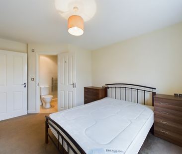 2 bedroom Apartment to rent - Photo 3