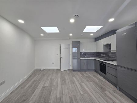 High Street, Barnet EN5, London - Photo 3